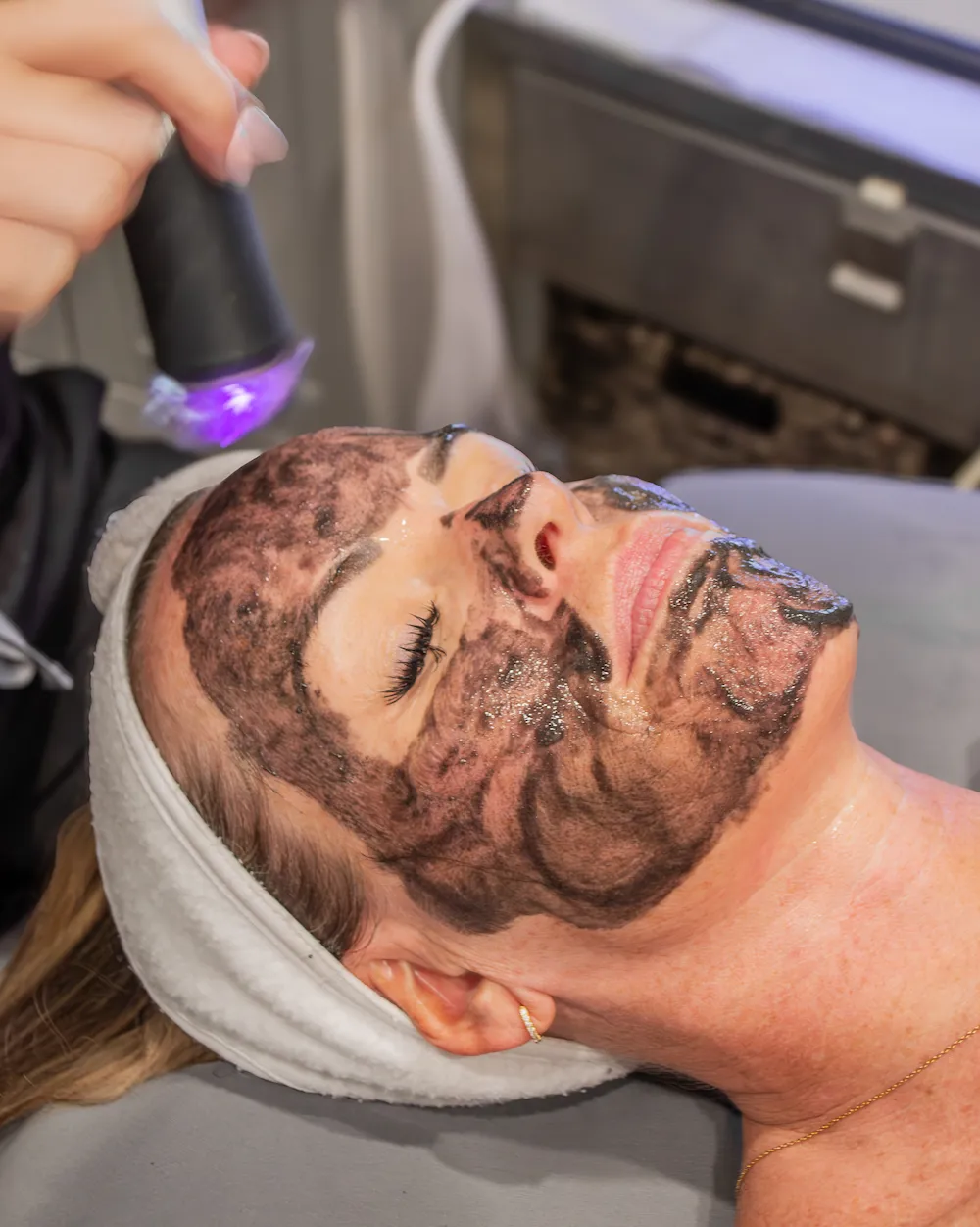 Oxygeneo charcoal facial